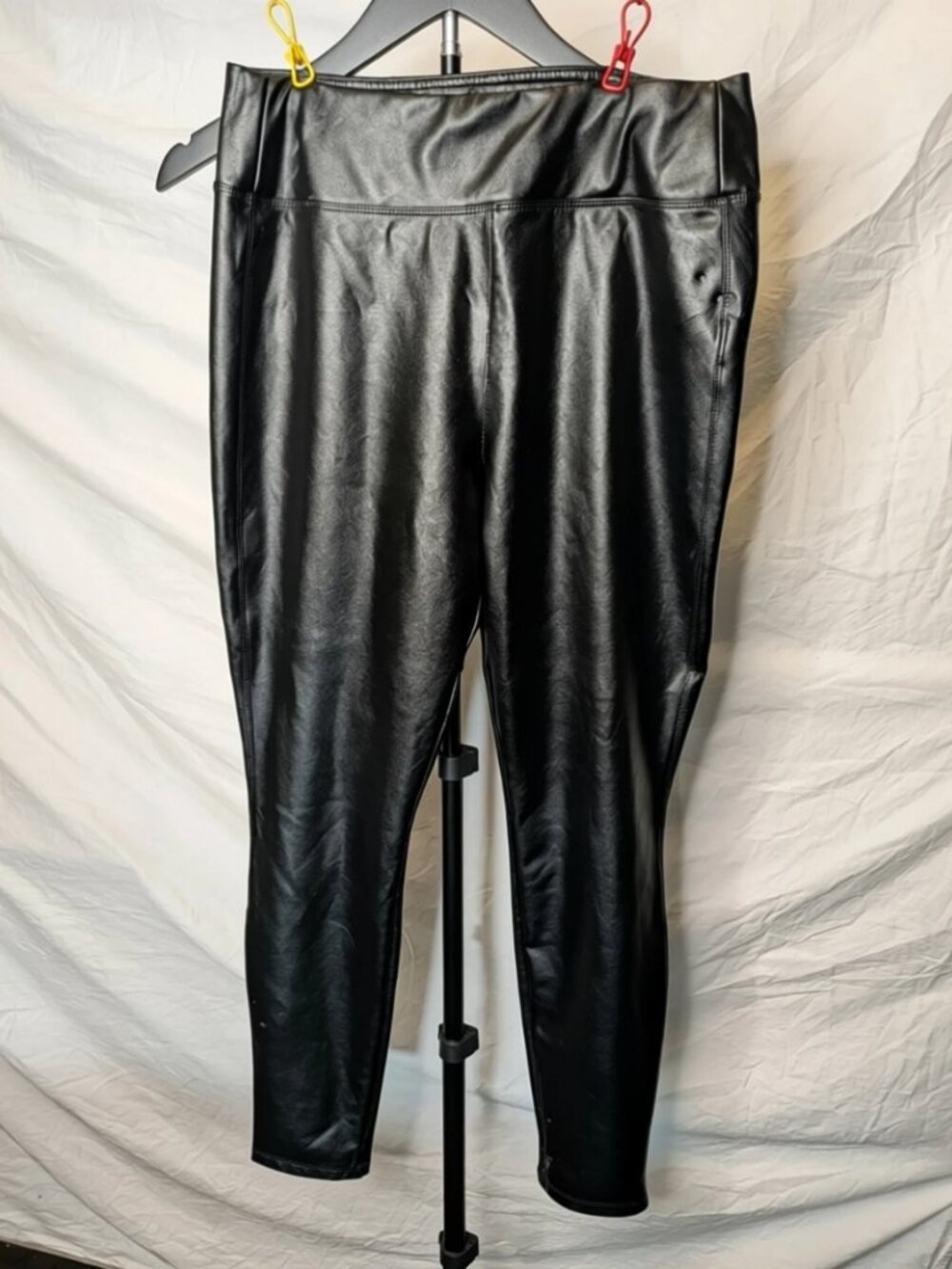 GAP Women's Medium Faux Leather Black Pull on Fleece Lined Leggings Gently Used - Picture 4 of 9